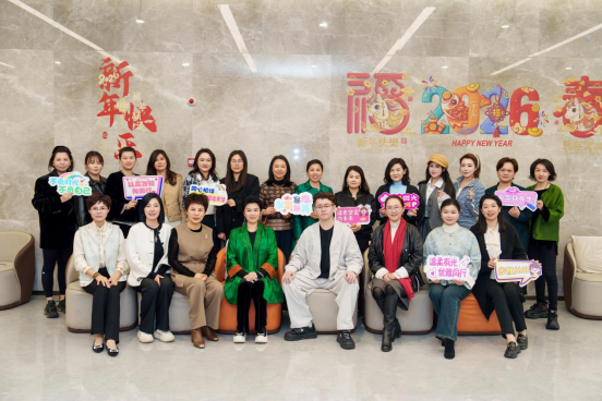 书香润心 慢悟前行｜昆山聚泽新材料徐瑛受邀参加昆山女企协主题读书会